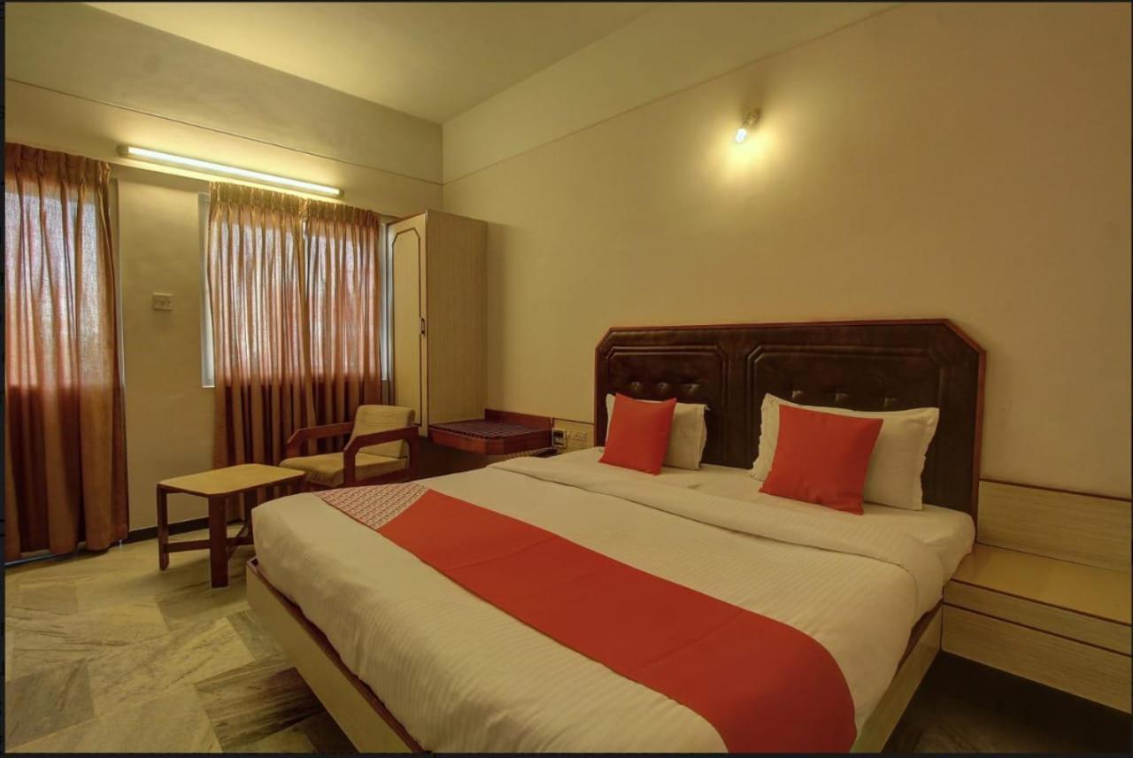 Hotel Padmam Мадурай Екстериор снимка