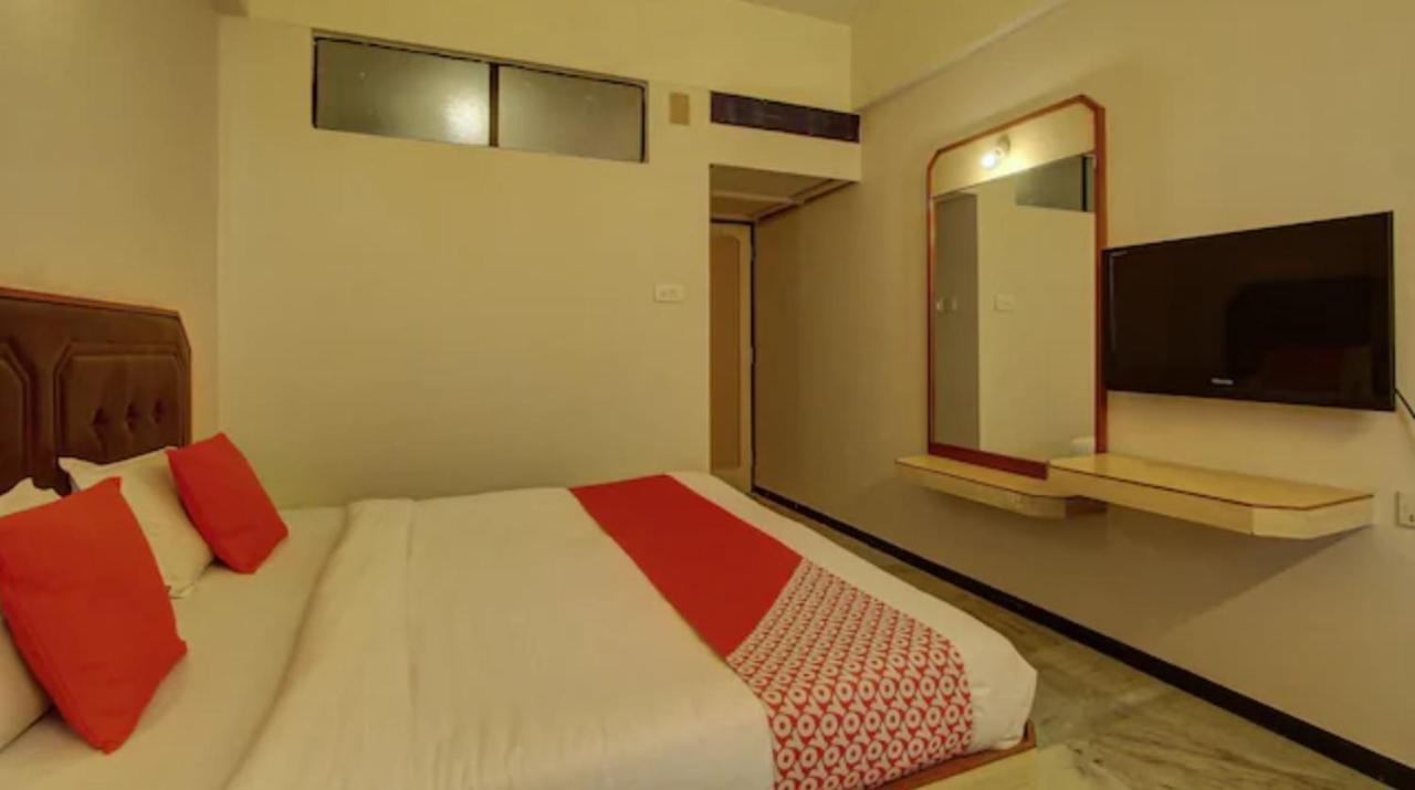 Hotel Padmam Мадурай Екстериор снимка