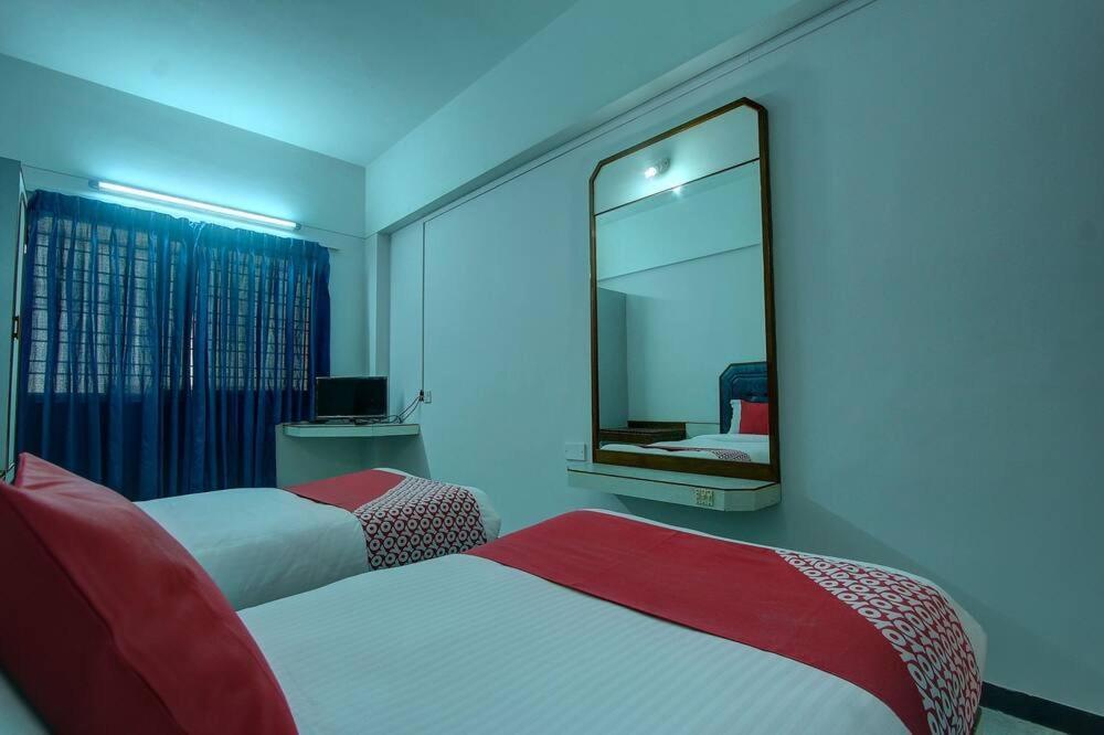 Hotel Padmam Мадурай Екстериор снимка