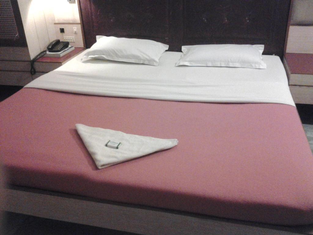 Hotel Padmam Мадурай Екстериор снимка