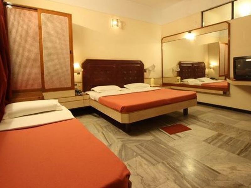 Hotel Padmam Мадурай Екстериор снимка