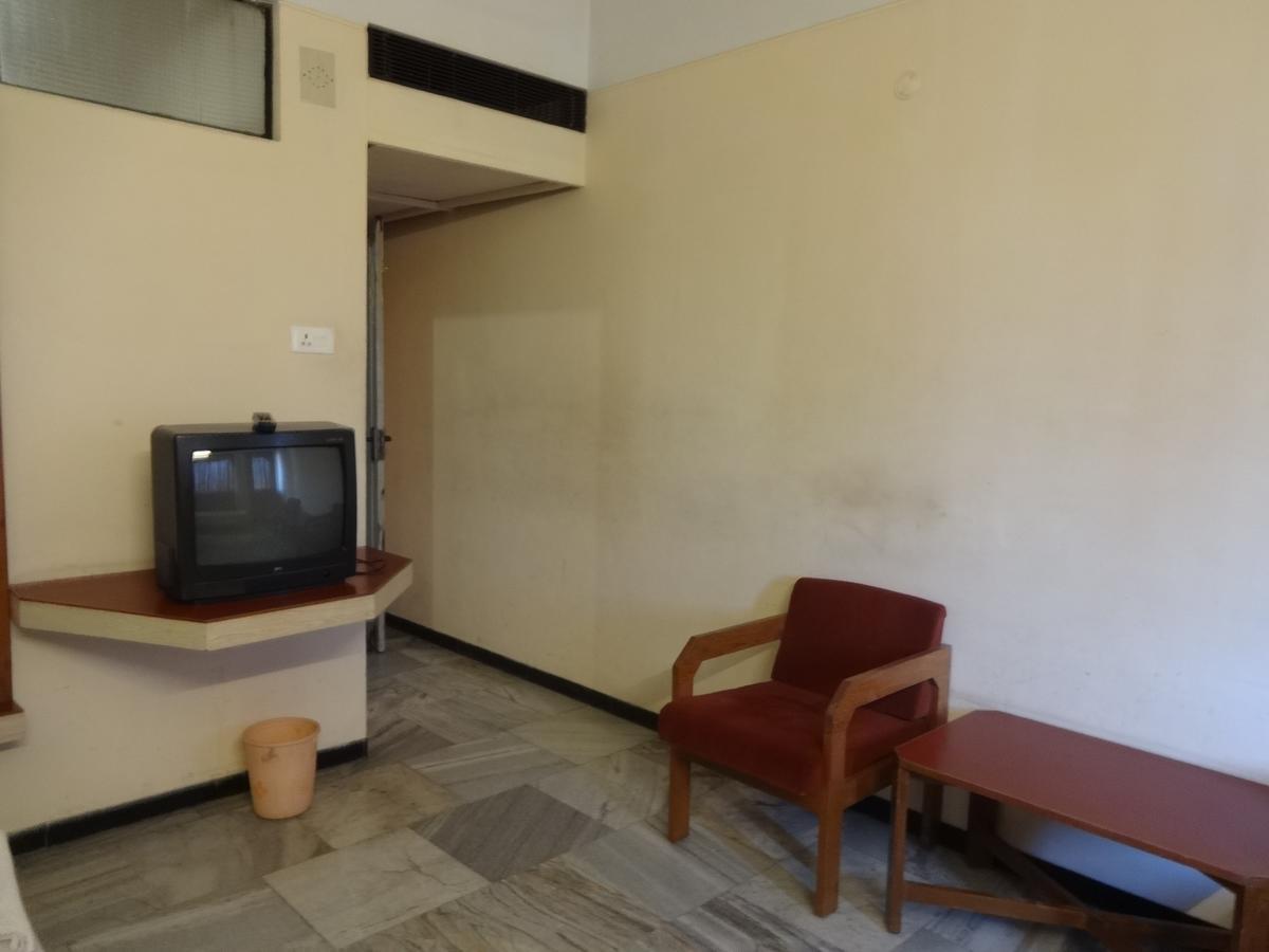 Hotel Padmam Мадурай Екстериор снимка