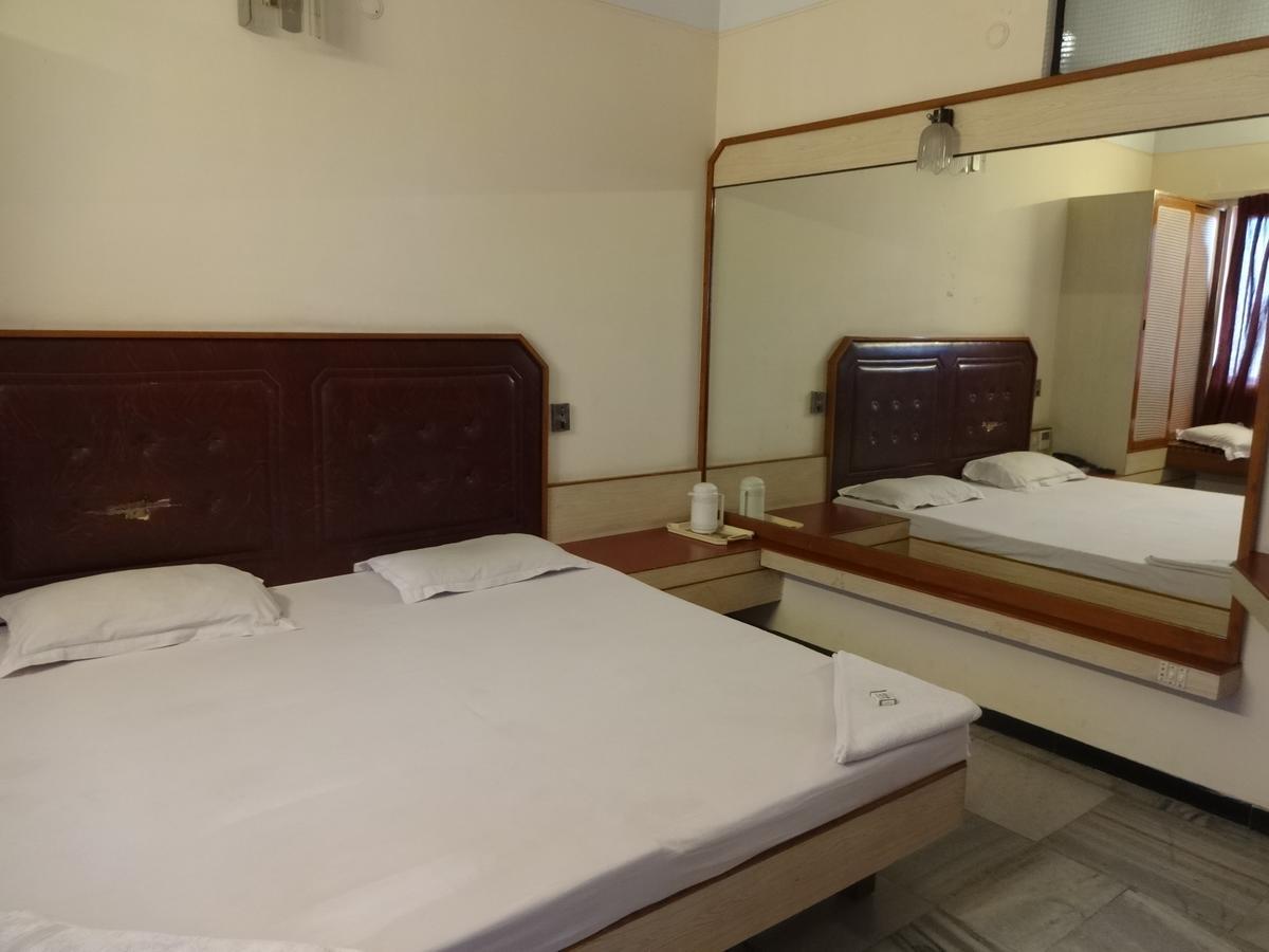 Hotel Padmam Мадурай Екстериор снимка