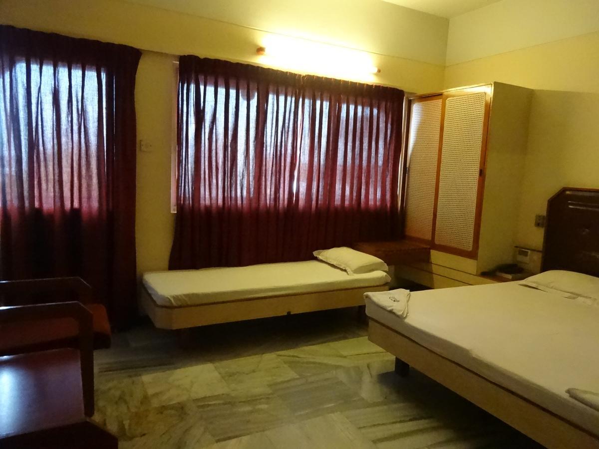 Hotel Padmam Мадурай Екстериор снимка