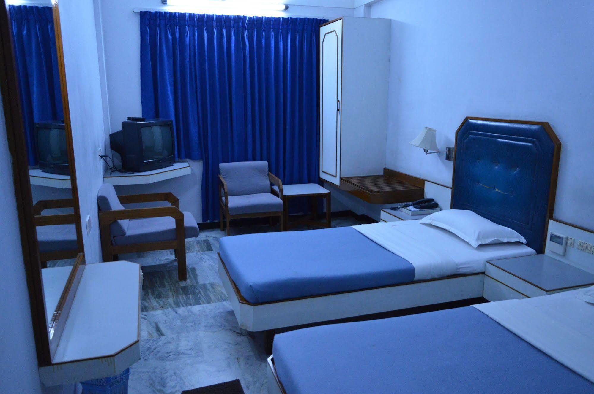 Hotel Padmam Мадурай Екстериор снимка